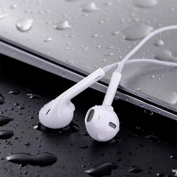 EarPods with Lightning Connector